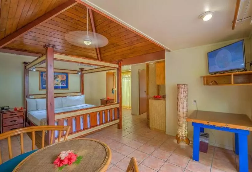 سوییت لوکس, The Rarotongan Beach Resort & Lagoonarium