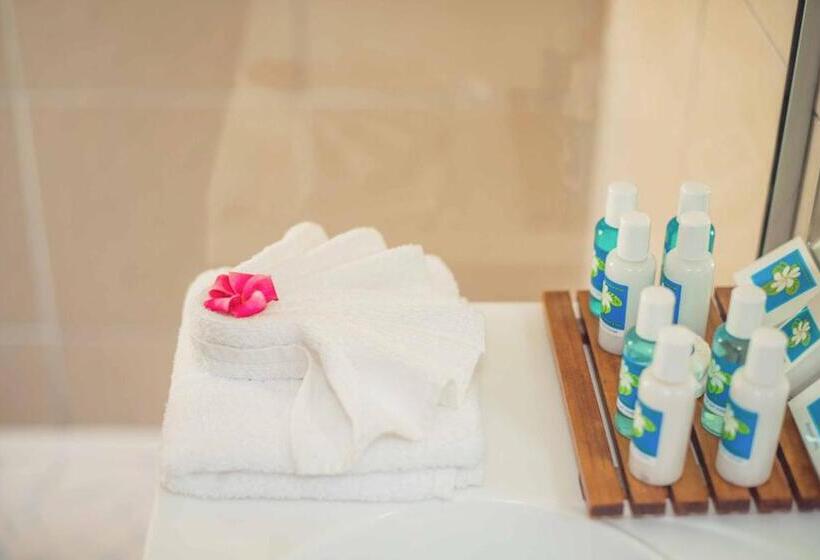 جناح, The Rarotongan Beach Resort & Lagoonarium