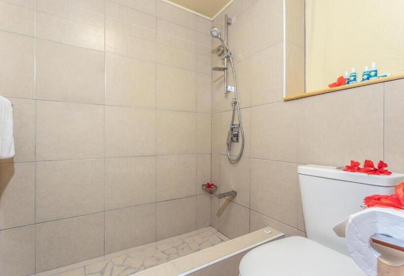 جناح عائلي, The Rarotongan Beach Resort & Lagoonarium