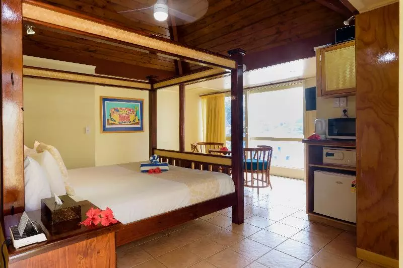 سوییت لوکس, The Rarotongan Beach Resort & Lagoonarium