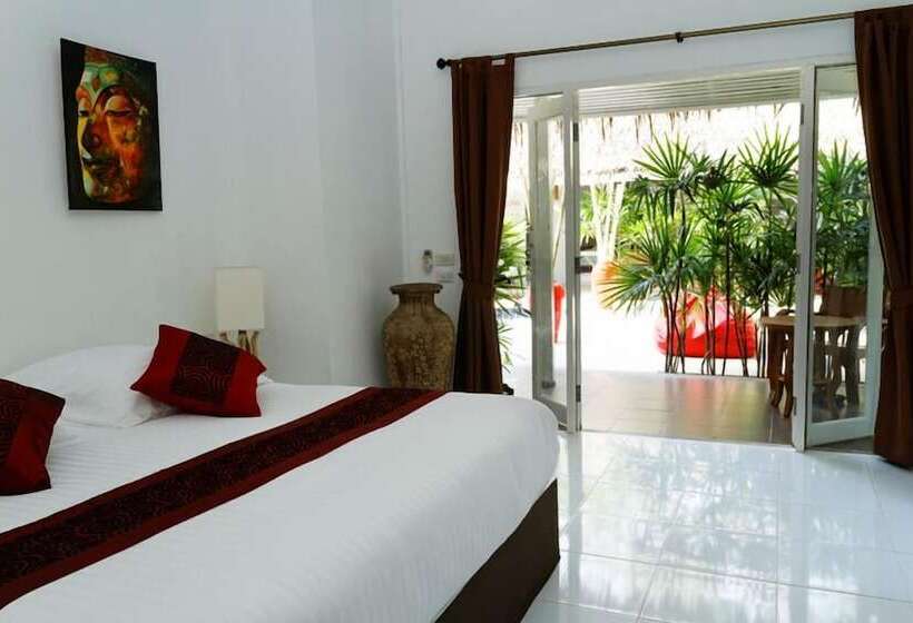 디럭스 방갈로, The White Cottage