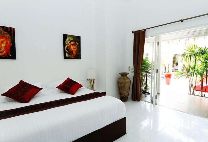 디럭스 방갈로, The White Cottage