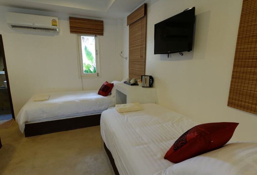 패밀리 방갈로, The White Cottage