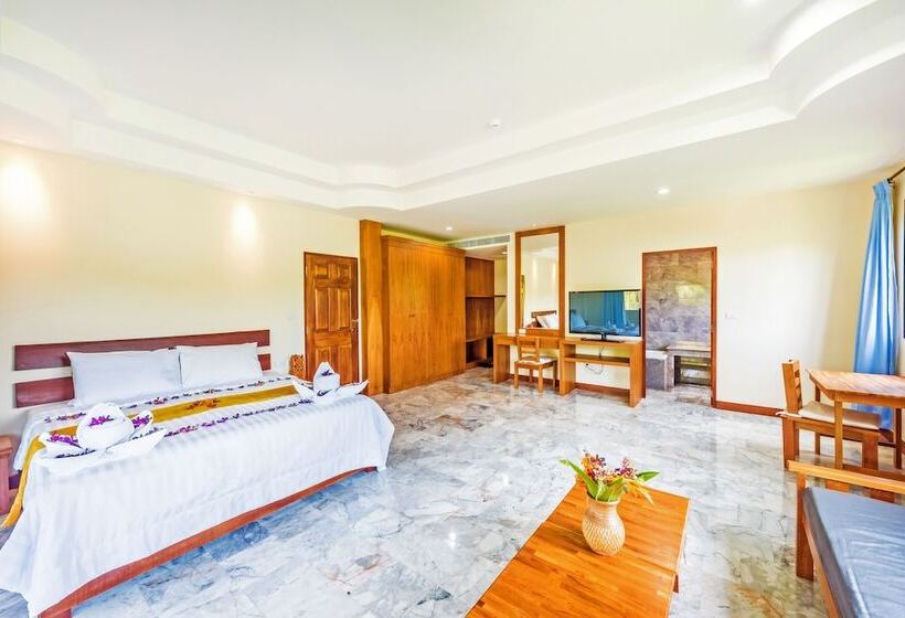 חדר דלוקס נוף בריכה, The Windmill Phuket