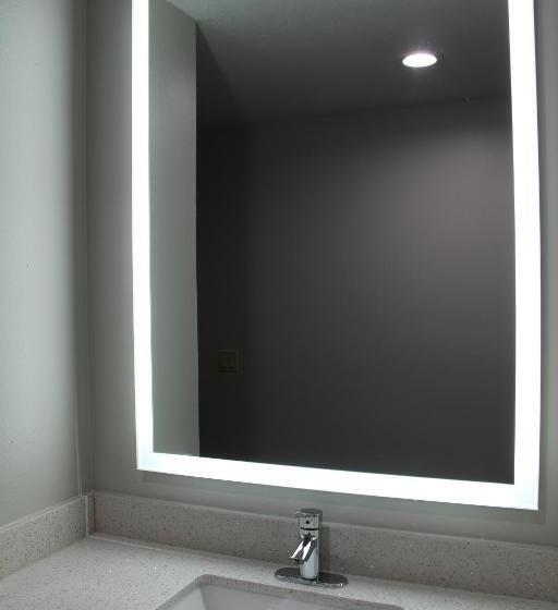 غرفة قياسية, Westbridge Inn & Suites