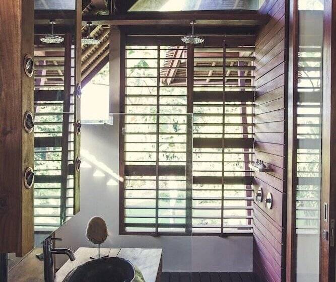 デラックススイート, Reddoor Bali