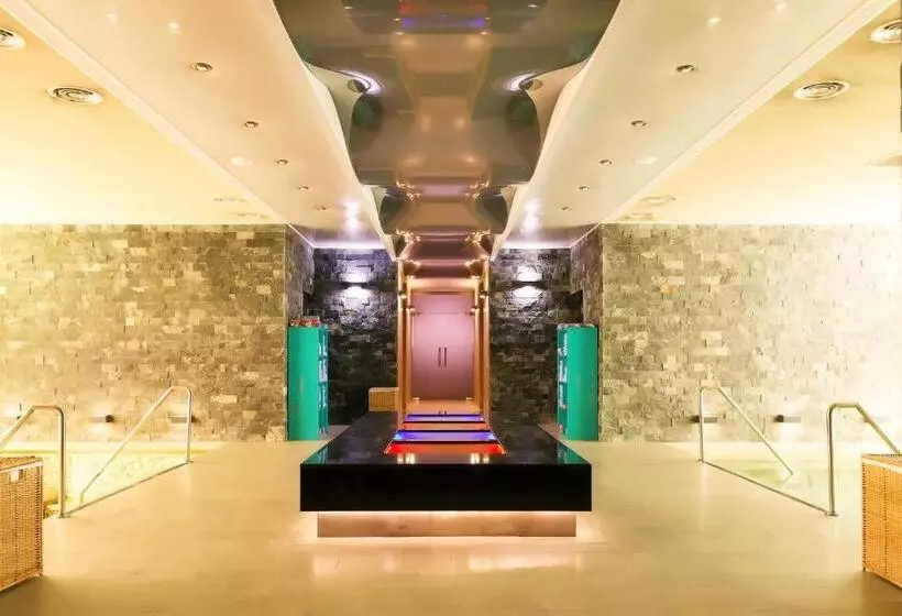 キングサイズベッドのデラックスルーム, Sky Blue Hotel & Spa