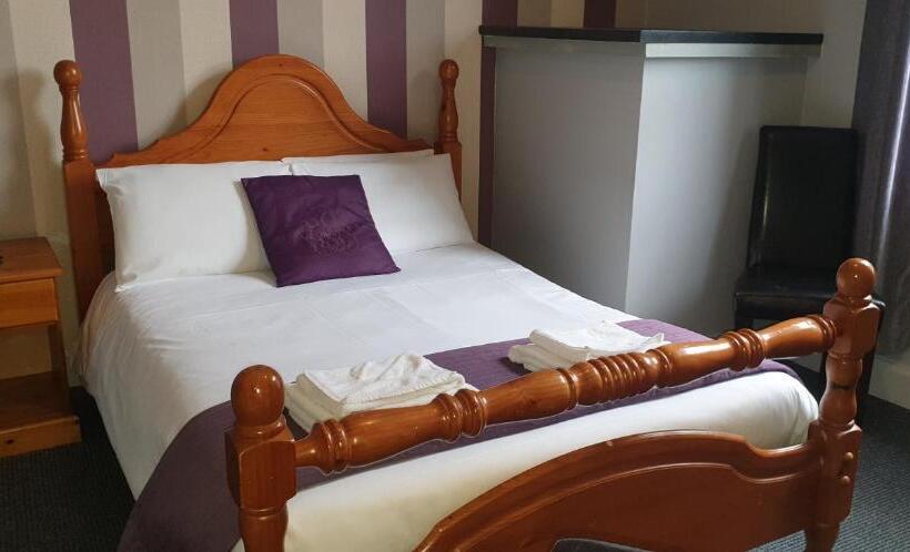 Номер Стандарт, The Custom House Hotel