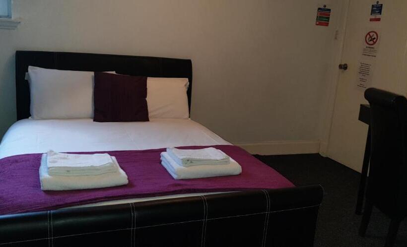 Номер Стандарт, The Custom House Hotel