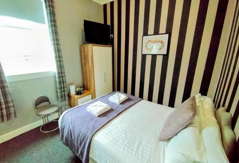 Номер Basic, The Custom House Hotel