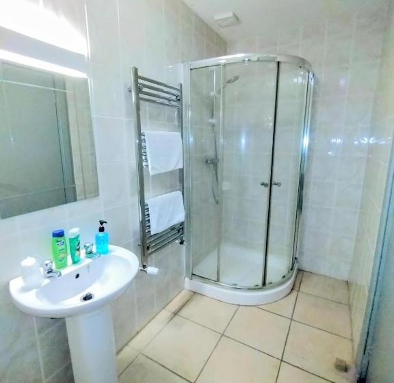 Семейный Номер, The Custom House Hotel