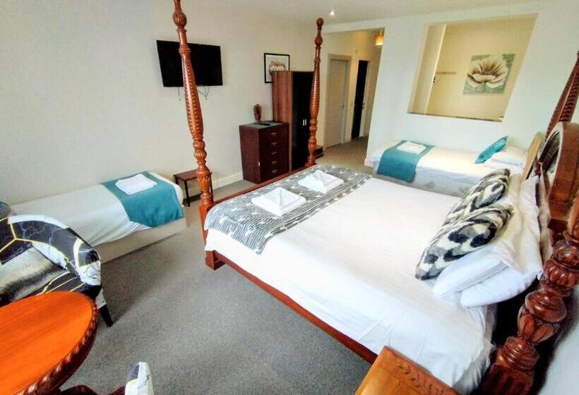 Семейный Номер, The Custom House Hotel