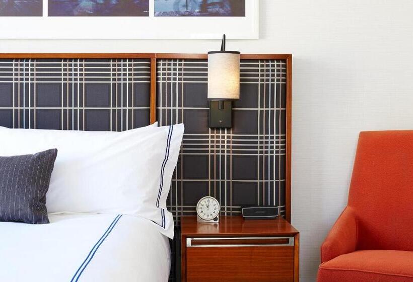 이그제큐티브 룸 킹사이즈 침대, The Godfrey Hotel Boston