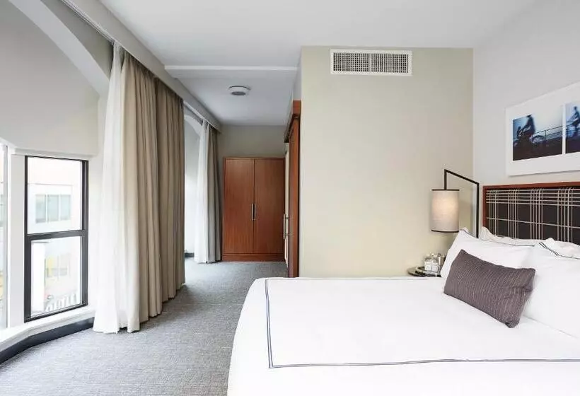 キングサイズベッドのスタンダードルーム, The Godfrey Hotel Boston