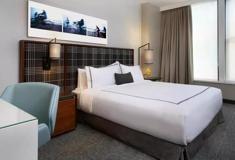 身障者適用キングサイズベッドルーム, The Godfrey Hotel Boston