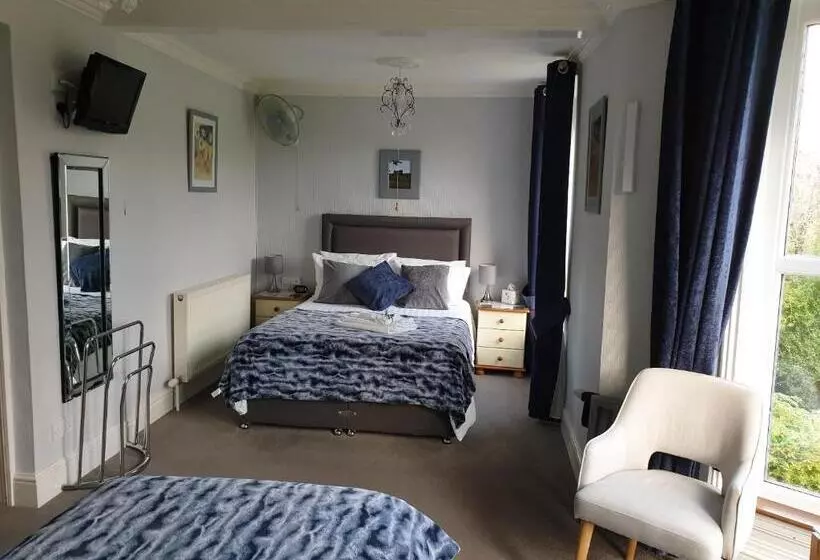 スタンダードトリプルルーム, Bronwye Guest House
