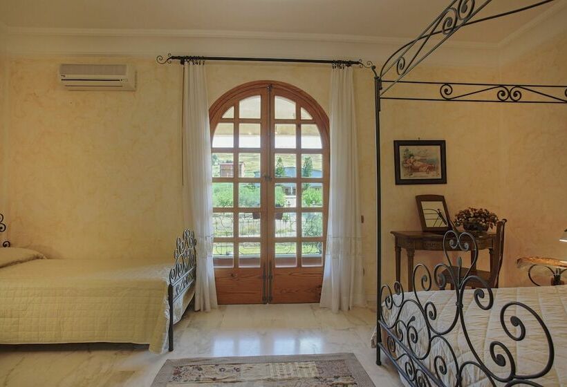 スーペリアトリプルルーム, Villa Diana