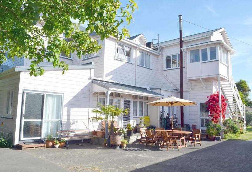 מיטה בחדר מעונות עם מקלחת משותפת, Braemar House B&b And Yha Hostel