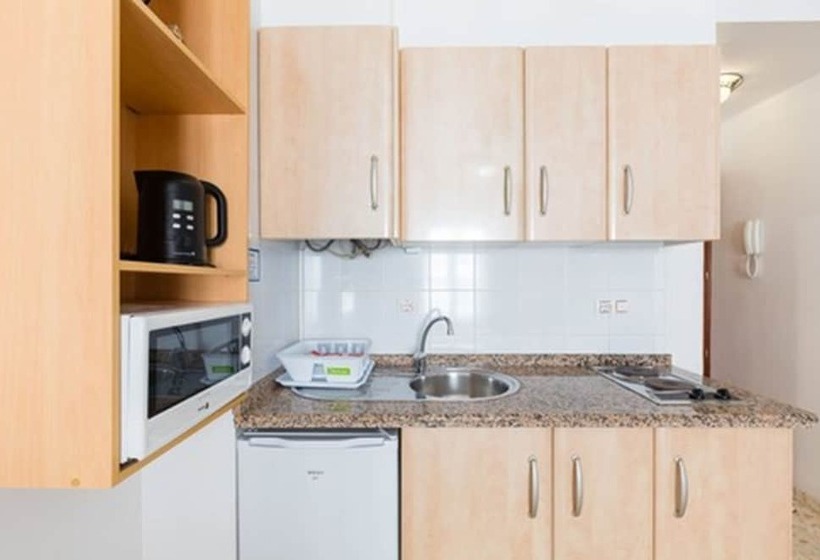 استودیوی استاندارد, Candisol Cozy Inns