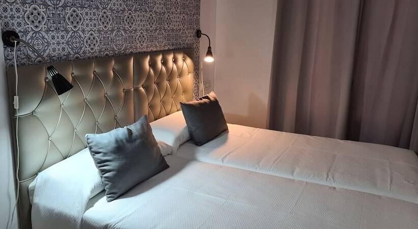 استودیوی استاندارد, Candisol Cozy Inns