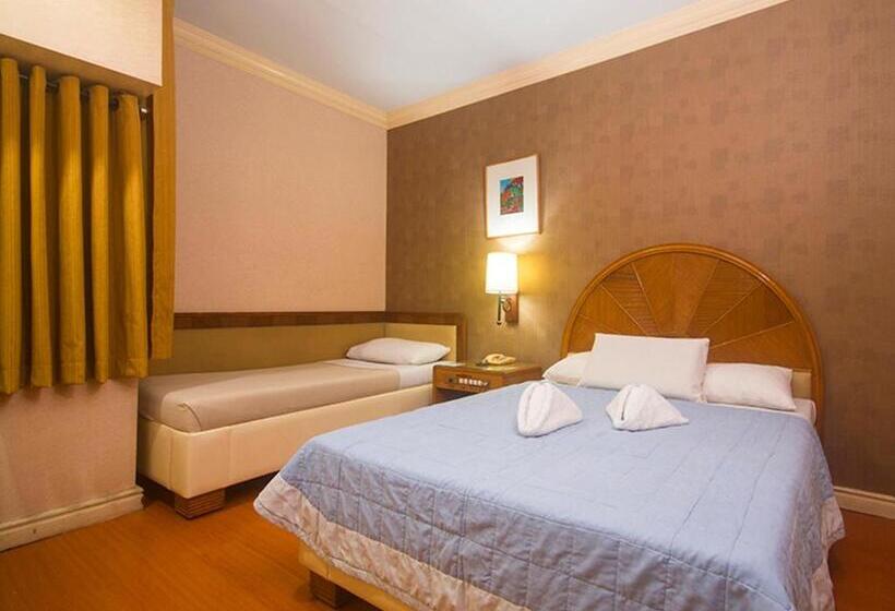 غرفة سوبيريور ثلاثية, Grand City Hotel Inc