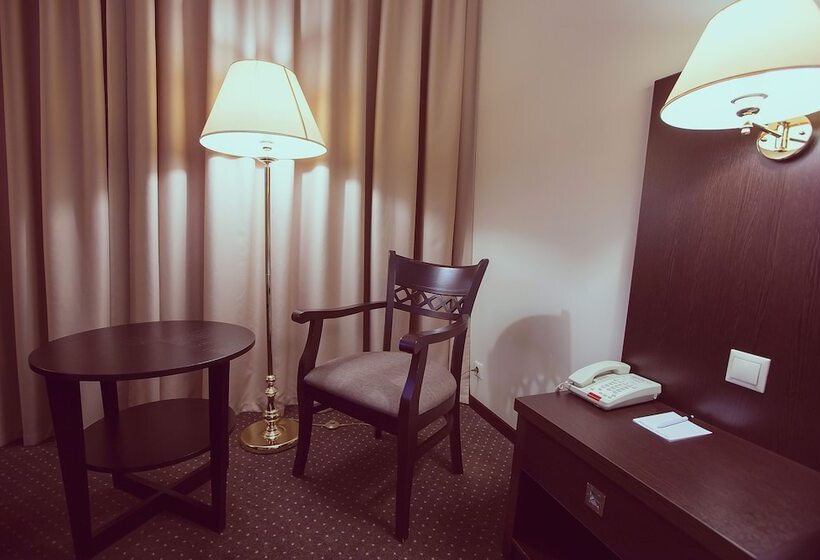 חדר סופריור יחיד, Bardin