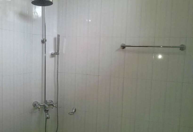 بانگلوی لوکس, Cassiopeia