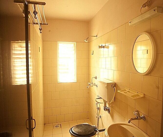 חדר דלוקס, Chandrageet