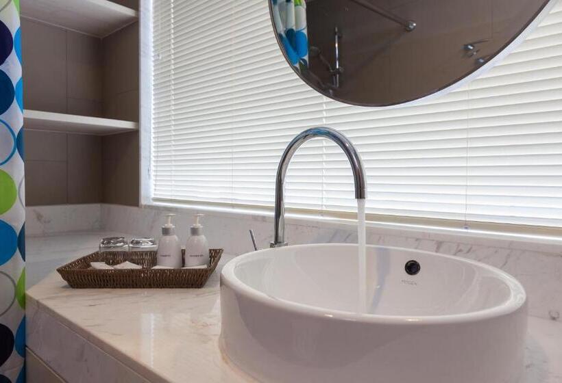 ジュニアスイート, Coral Inn