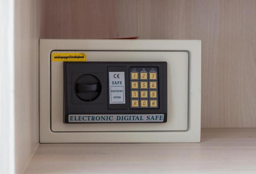 ジュニアスイート, Coral Inn