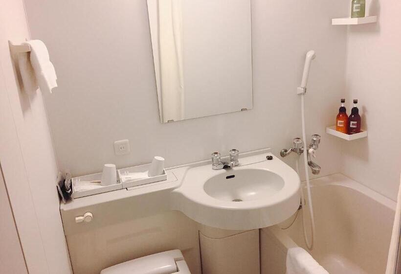 اتاق استاندارد, Kansai Airport First