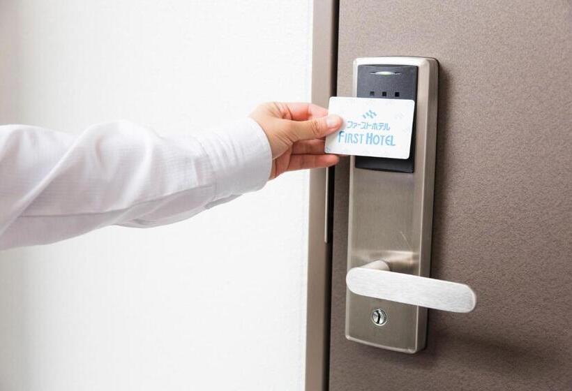 اتاق عادی, Kansai Airport First