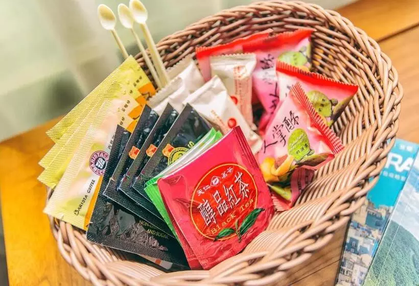 اتاق استاندارد چهار تخته, Foung Jia