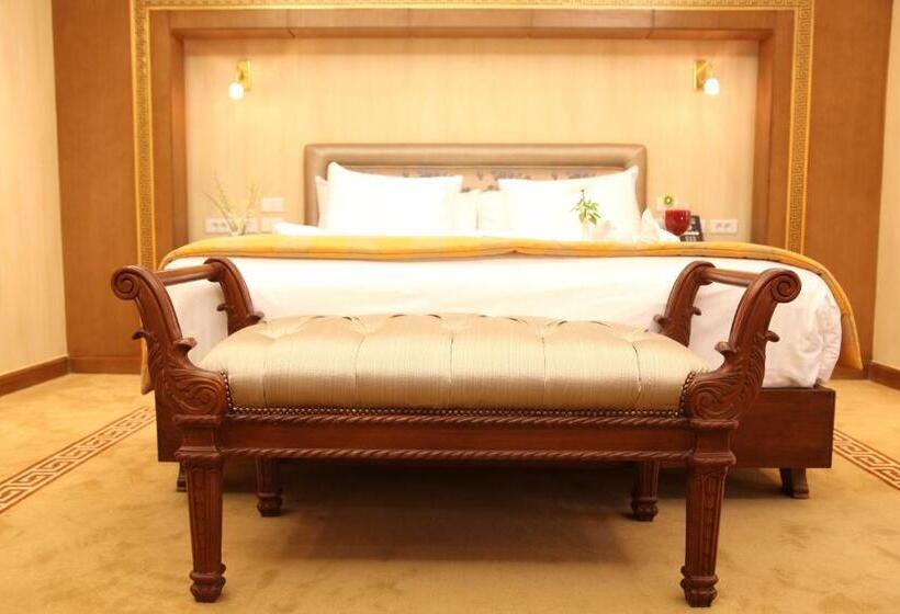 سوییت, Helnan Landmark