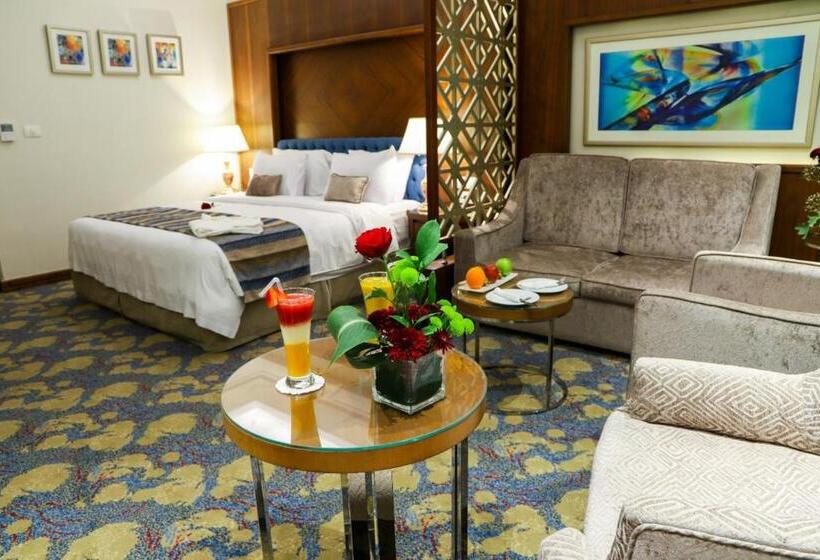 اتاق لوکس با چشمانداز استخر, Helnan Landmark