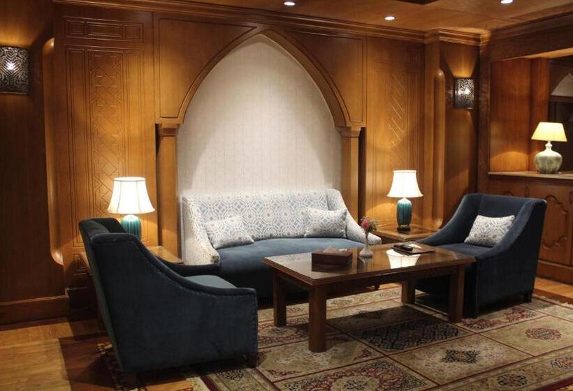 سوییت خانوادگی, Helnan Landmark