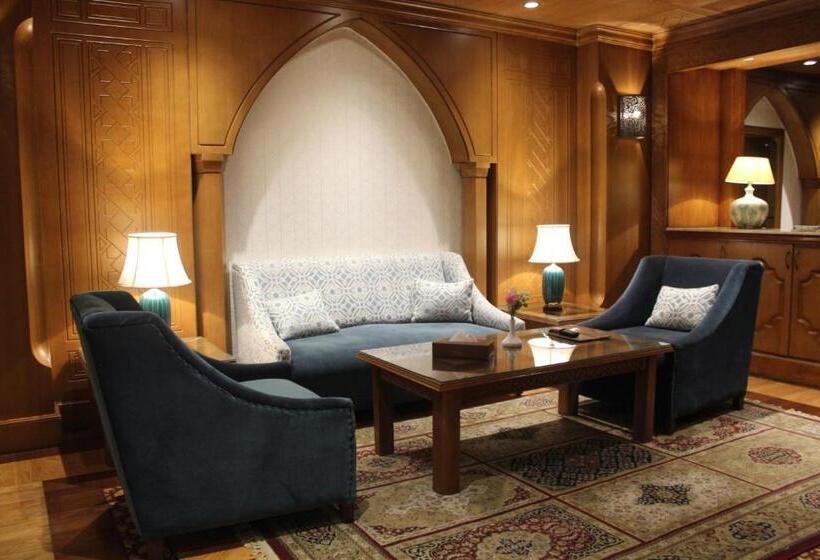 سوییت خانوادگی, Helnan Landmark