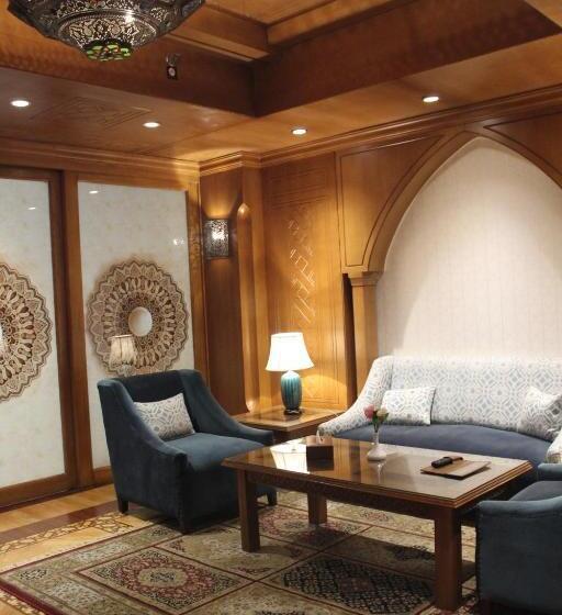 سوییت خانوادگی, Helnan Landmark