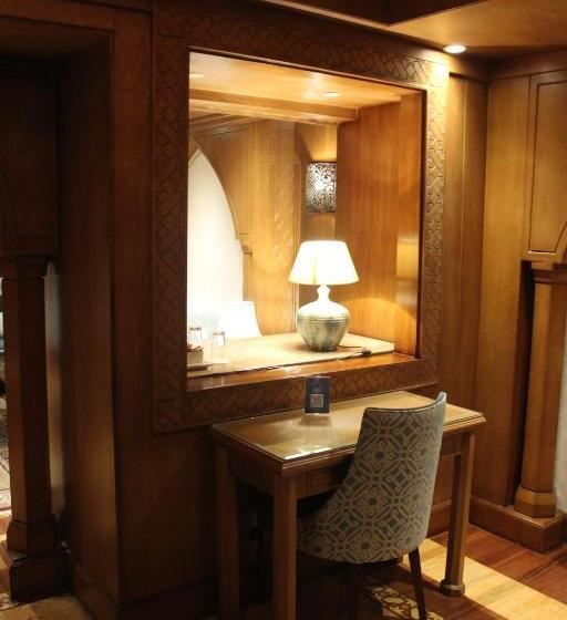 سوییت خانوادگی, Helnan Landmark