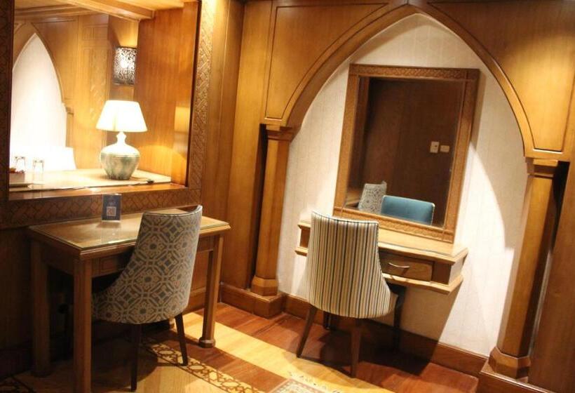 سوییت خانوادگی, Helnan Landmark