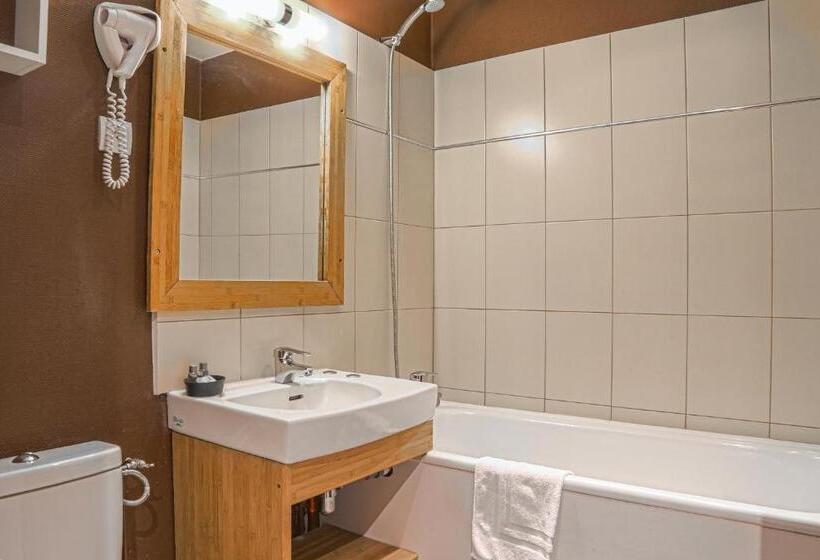 اتاق استاندارد سه نفره, Hôtel Spa Piscine Le Petit Castel Beuzeville Honfleur