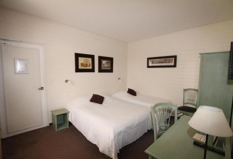 标准三人间, Hôtel Spa Piscine Le Petit Castel Beuzeville Honfleur