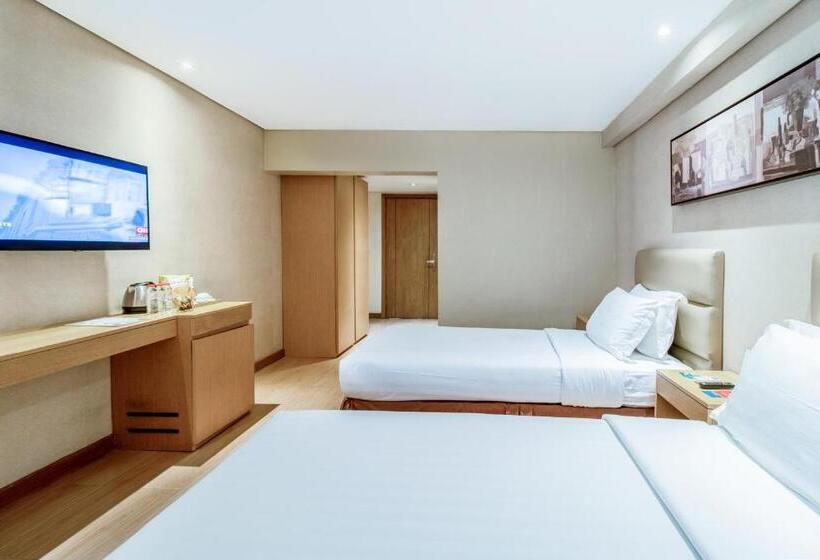 Номер Стандарт Трехместный, Jinjiang Inn   Ortigas