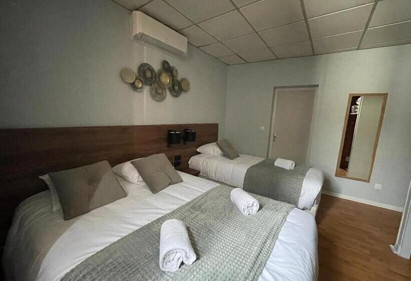 标准三人间, Le Rochegude