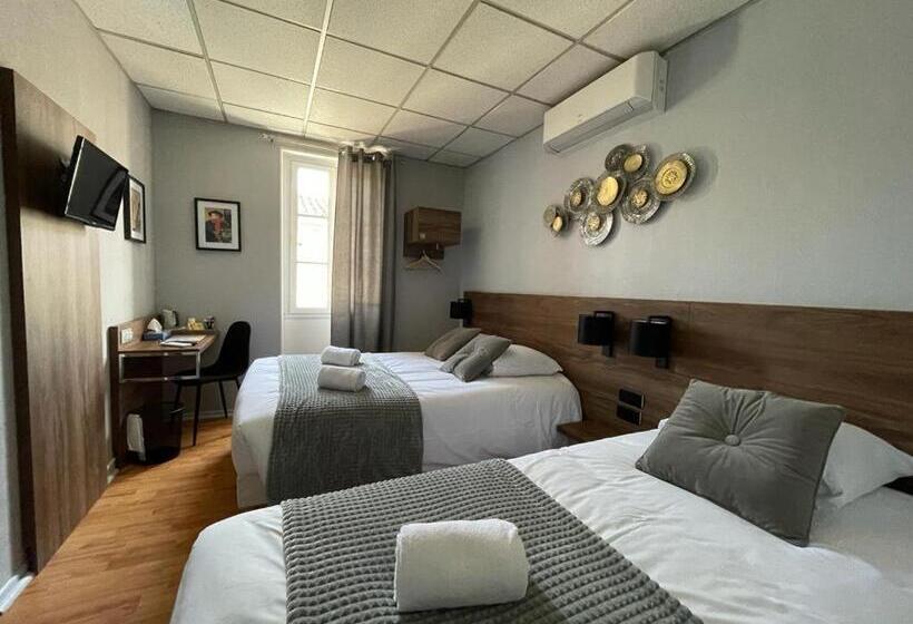 标准三人间, Le Rochegude