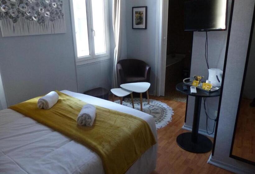 家庭间, Le Rochegude