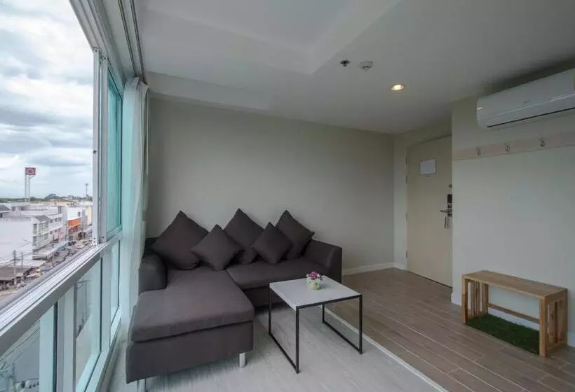 سوییت جونیور, Prachuap Grand