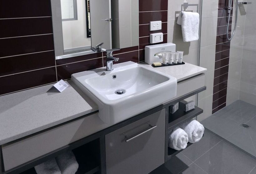 غرفة قياسية ثلاثية مزودة بشرفة, Rydges Palmerston  Darwin