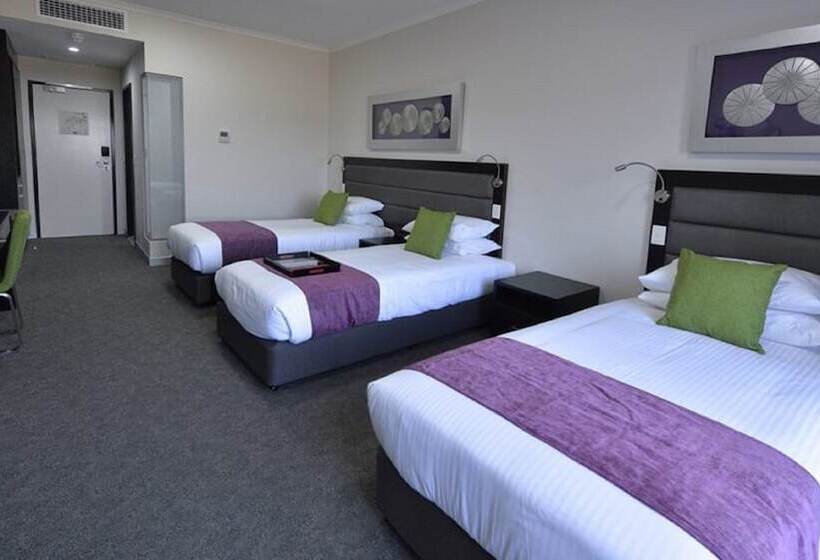 스탠다드 트리플 발코니 룸, Rydges Palmerston  Darwin