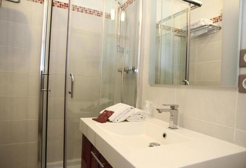 غرفة قياسية مزوَّدة بتراس, Saint Germain